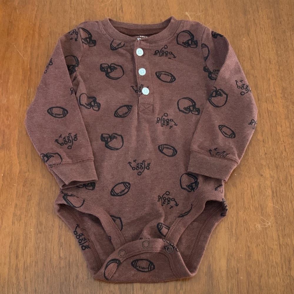 🍓3/$10 NWOT Carter's Brown Football-Print Long-Sleeve Baby One-Piece size 12m